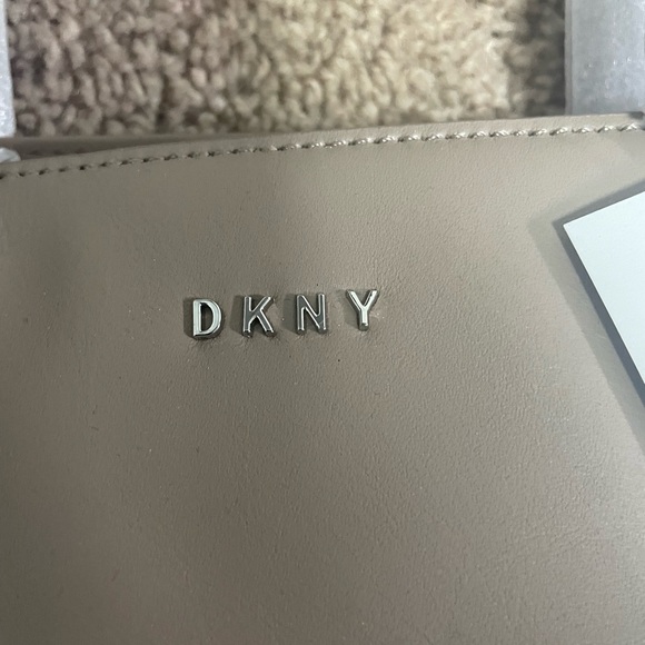 Dkny limited edition leather tote !! - Picture 7 of 7
